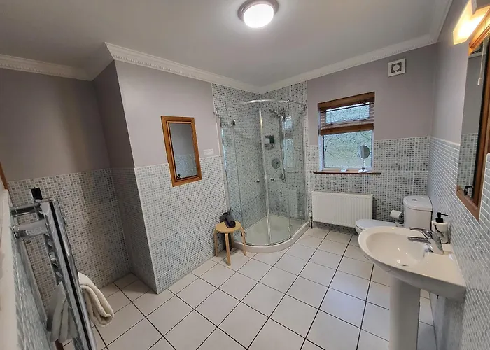 Red Brick House Rosses Point בית נופש