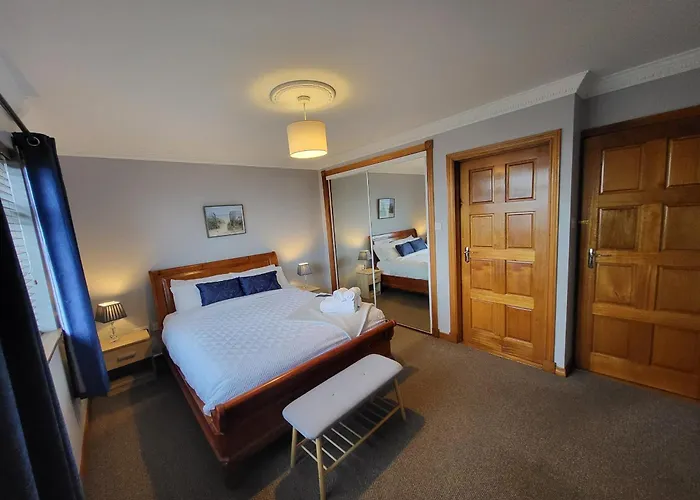 Red Brick House Rosses Point בית נופש